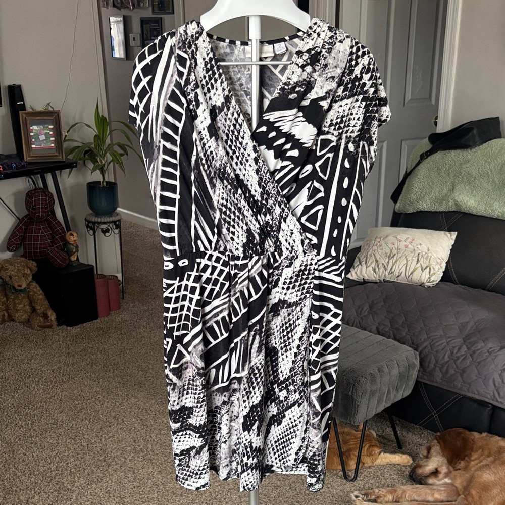 Chico's Black and White Geometric Midi Dress